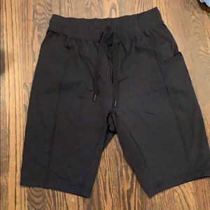 EUC Men’s Lululemon shorts M
